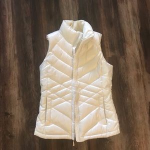 White north face vest